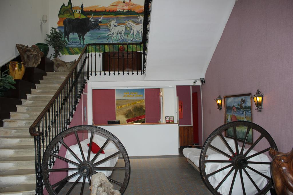 Hotel Restaurant La Camargue Salin-de-Giraud Exterior foto